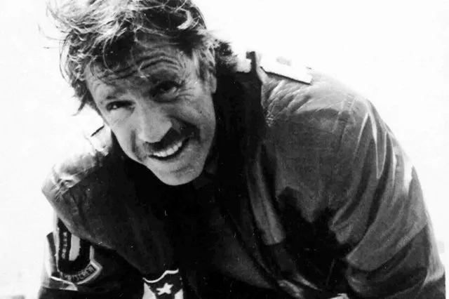 Τσακ Νόρις: Οι “σκληροί” του Χόλιγουντ αποχαιρετούν τον αήττητο ήρωα