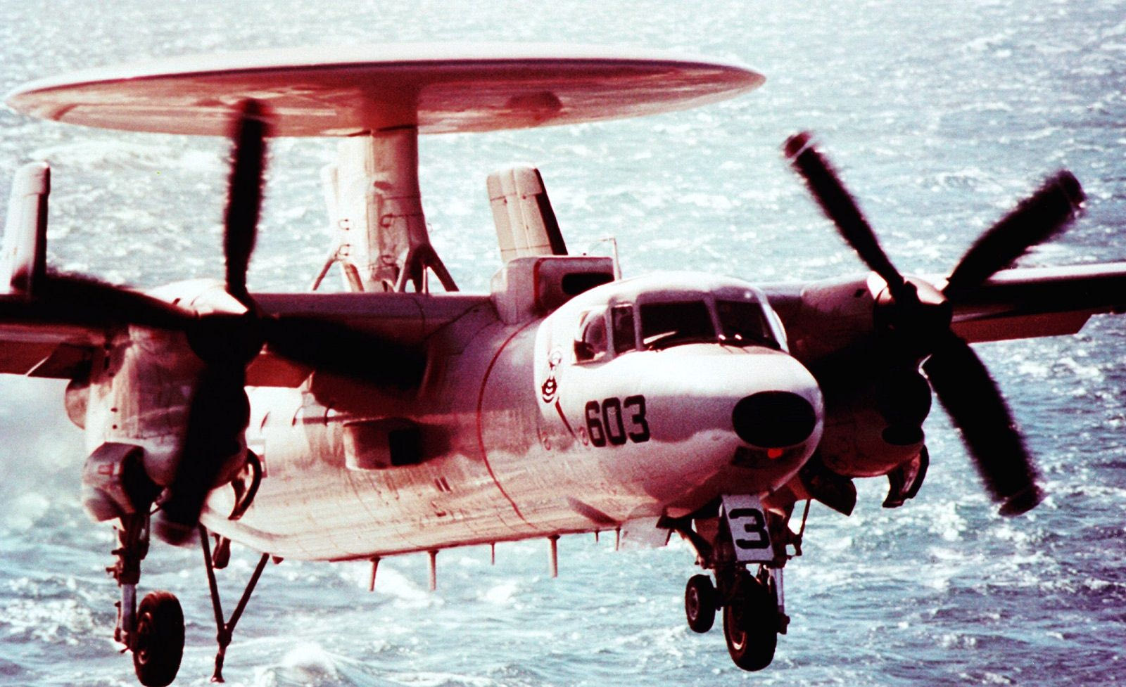 Αναγνωριστικό αεροσκάφος AF4C πετά πάνω από τον Περσικό Κόλπο κατά τη διάρκεια της Επιχείρησης Desert Storm, 30 Ιανουαρίου 1991.