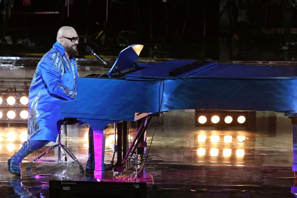 Ο Desmond Child στη σκιά της Ακρόπολης