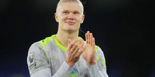 Ο Χάλαντ αγόρασε και δώρισε σπάνιο χειρόγραφο των Βίκινγκ αξίας 115.000 ευρώ στην πόλη καταγωγής του