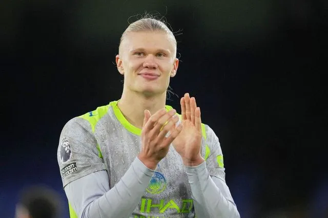 Ο Χάλαντ αγόρασε και δώρισε σπάνιο χειρόγραφο των Βίκινγκ αξίας 115.000 ευρώ στην πόλη καταγωγής του