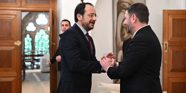 Ανδρουλάκης σε Χριστοδουλίδη: Διπλωματικές πρωτοβουλίες της ΕΕ για ειρήνευση στη Μ. Ανατολή