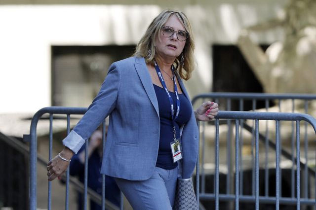 Η Τζούλι Κ. Μπράουν