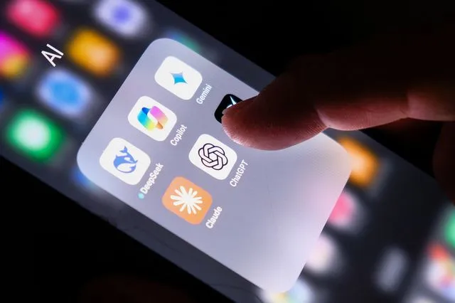 Oι 3 ερωτήσεις που κάνεις στο ChatGPT και σου απαντάει μόνο με ψέματα