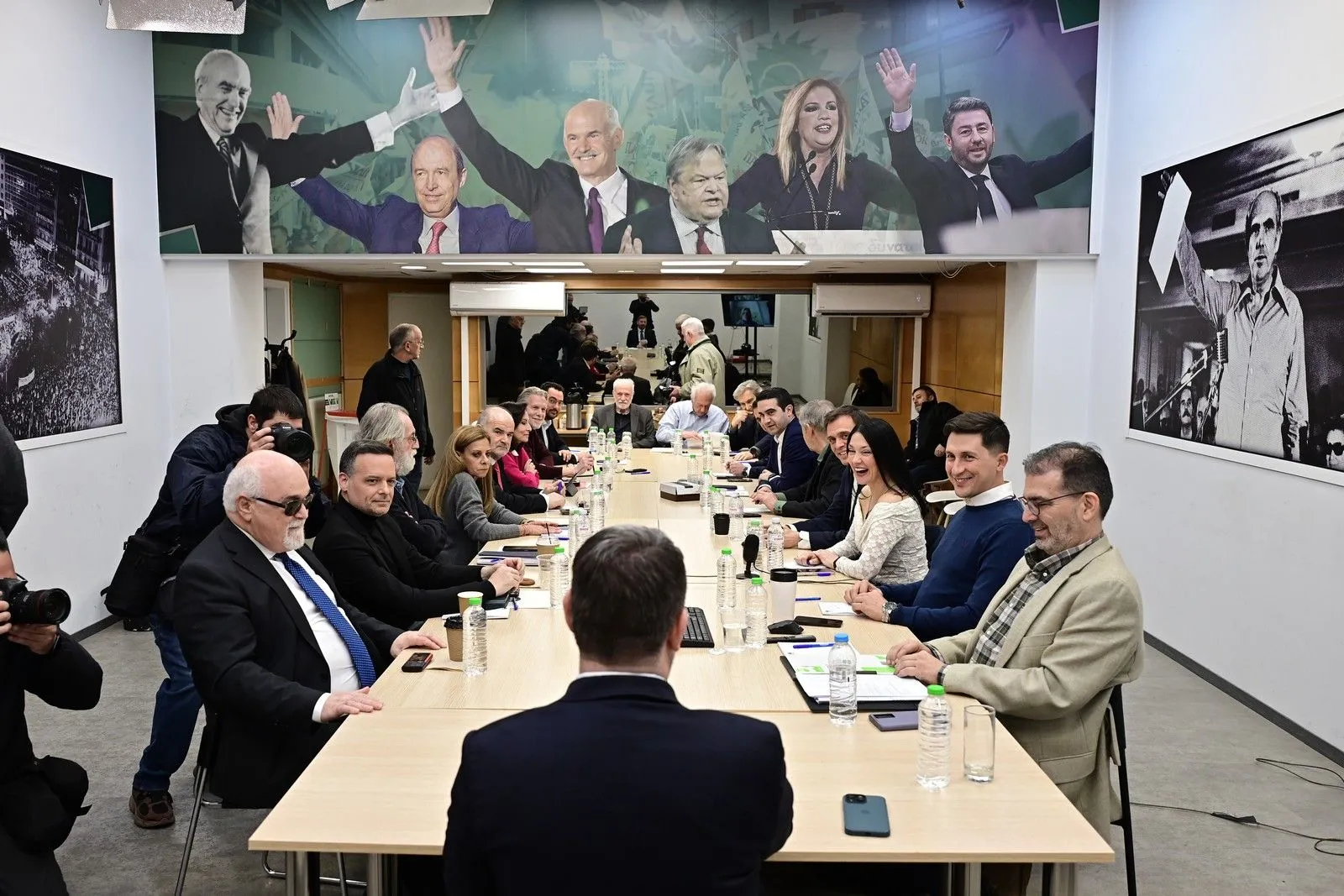 Συνεδρίαση της Πολιτικής Γραμματείας της Κεντρικής Οργανωτικής Επιτροπής Συνεδρίου υπό τον Πρόεδρο του ΠΑΣΟΚ - Κινήματος Αλλαγής