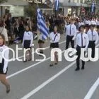 Πύργος: Με μαύρες κορδέλες στην παρέλαση οι συμμαθητές του 18χρονου Μάκη που σκοτώθηκε