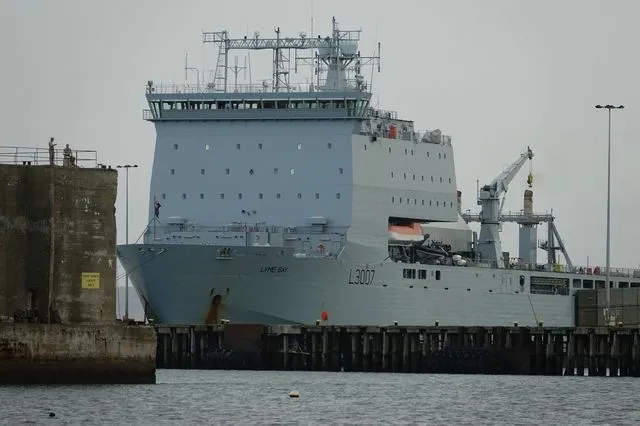 H Βρετανία στέλνει πλοίο εκκένωσης στην Κύπρο