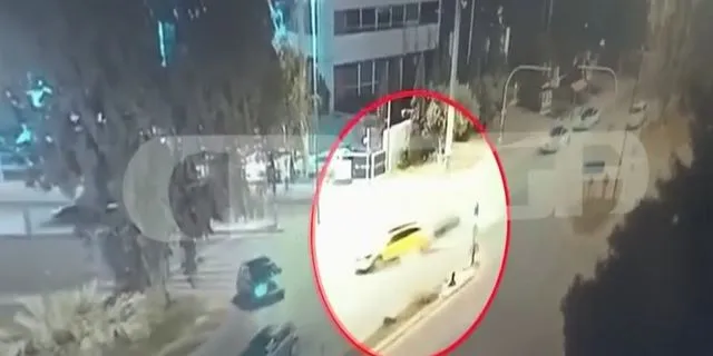 Τραγωδία στη Βούλα: Βίντεο ντοκουμέντο – Η στιγμή της σύγκρουσης του ΙΧ με το ταξί
