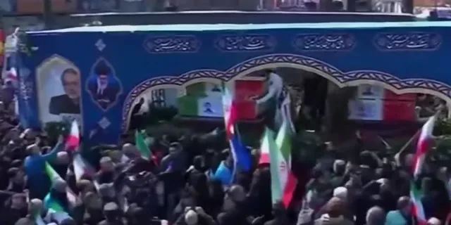 Ιράν: Πλήθος κόσμου στις κηδείες Λαριτζανί και Σουλεϊμάνι