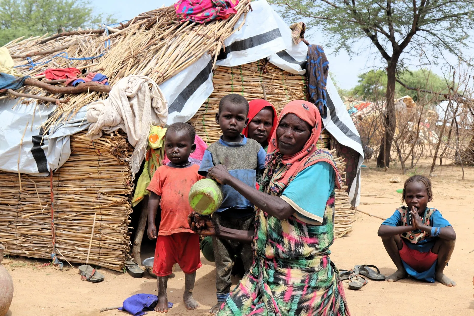 Η Ναφίσα έφτασε στον καταυλισμό της Τουμτουμά με τρία από τα πέντε παιδιά της. Οι δύο μεγαλύτεροι γιοι της και ο σύζυγός της σφαγιάστηκαν από τις δυνάμεις των RSF.