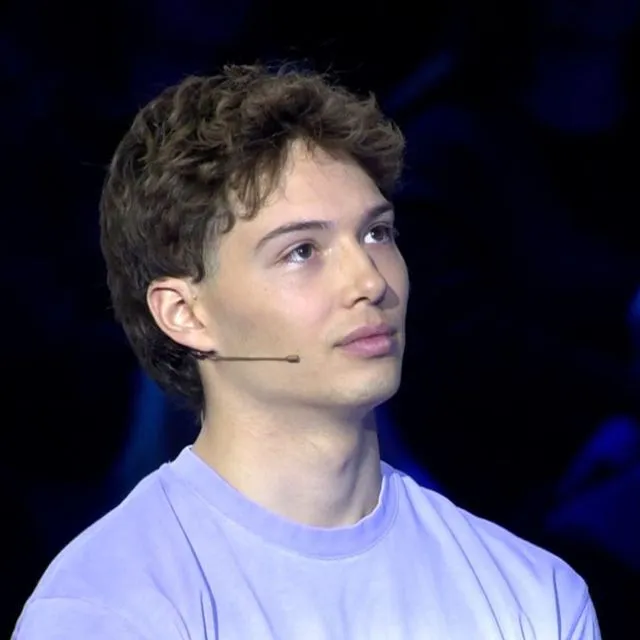 Ο νεαρός που έσωσε δύο ανθρώπους στη θάλασσα, έρχεται στο “The Wall”