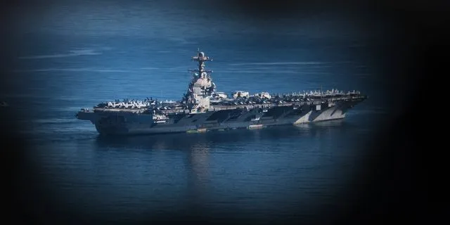 NYT: Η φωτιά στο USS Gerald R. Ford έκαιγε για 30 ώρες – Οι μαρτυρίες των ναυτών