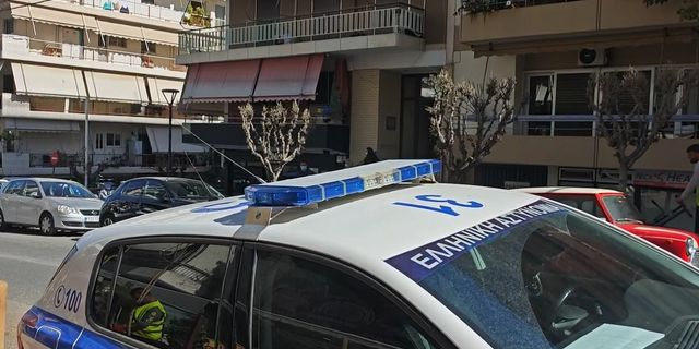 Θρίλερ στου Ζωγράφου: Μάνα και κόρη βρέθηκαν νεκρές σε σφραγισμένο δωμάτιο – Προσήχθη ο γιος