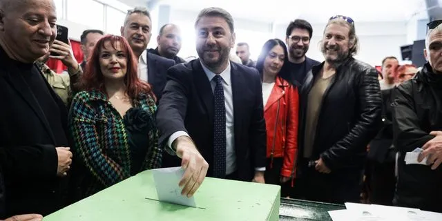 Η δημόσια ψυχοθεραπεία του ΠΑΣΟΚ