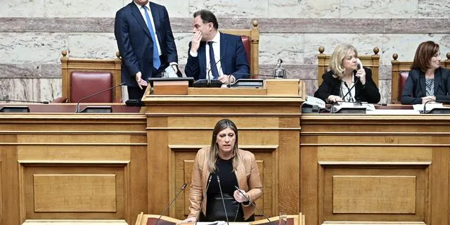 Τι να σκέφτεται άραγε ο Αδωνις έχοντας αυτήν την πλεονεκτική θέση έναντι της Ζωής;