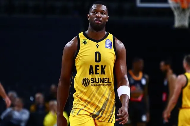 ΑΕΚ – Προμηθέας 102-85: Νίκησε με 100άρα τους Πατρινούς και τώρα… Τόφας