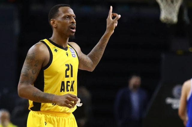 ΑΕΚ – Ηρακλής 100-87: Η Ένωση πάτησε το γκάζι στα τελευταία λεπτά και πήρε τη νίκη