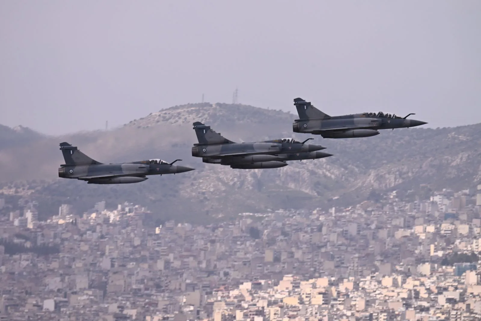 Πτήσεις αεροσκαφών πάνω από την Αθήνα για την παρέλαση της εθνικής επετείου της 25ης Μαρτίου 1821