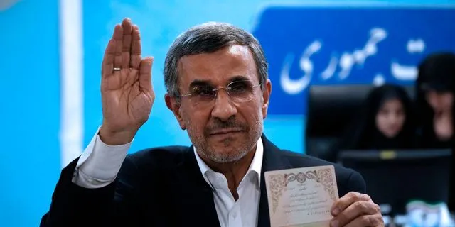 Ο πρώην πρόεδρος του Ιράν, Μαχμούντ Αχμαντινετζάντ