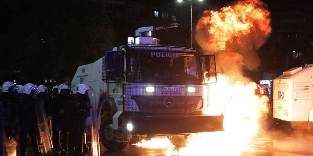 Αλβανία: Eπεισόδια σε διαδήλωση στα Τίρανα – Ζητούν παραίτηση Ράμα