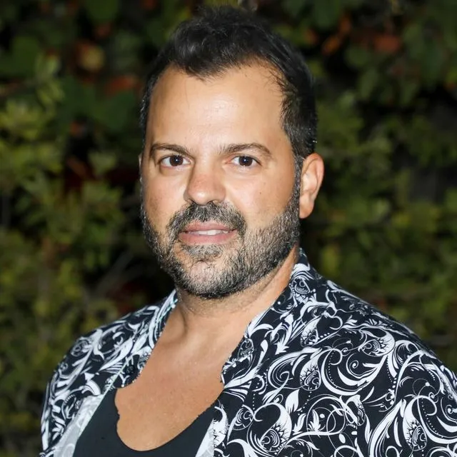 Νίκος Απέργης: “Δεν είμαι πια το καλό παιδί, έγινα επαγγελματίας”