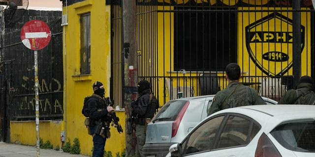 Θεσσαλονίκη: Έφοδος της ΕΛ.ΑΣ. στον σύνδεσμο του Άρη στη Χαριλάου