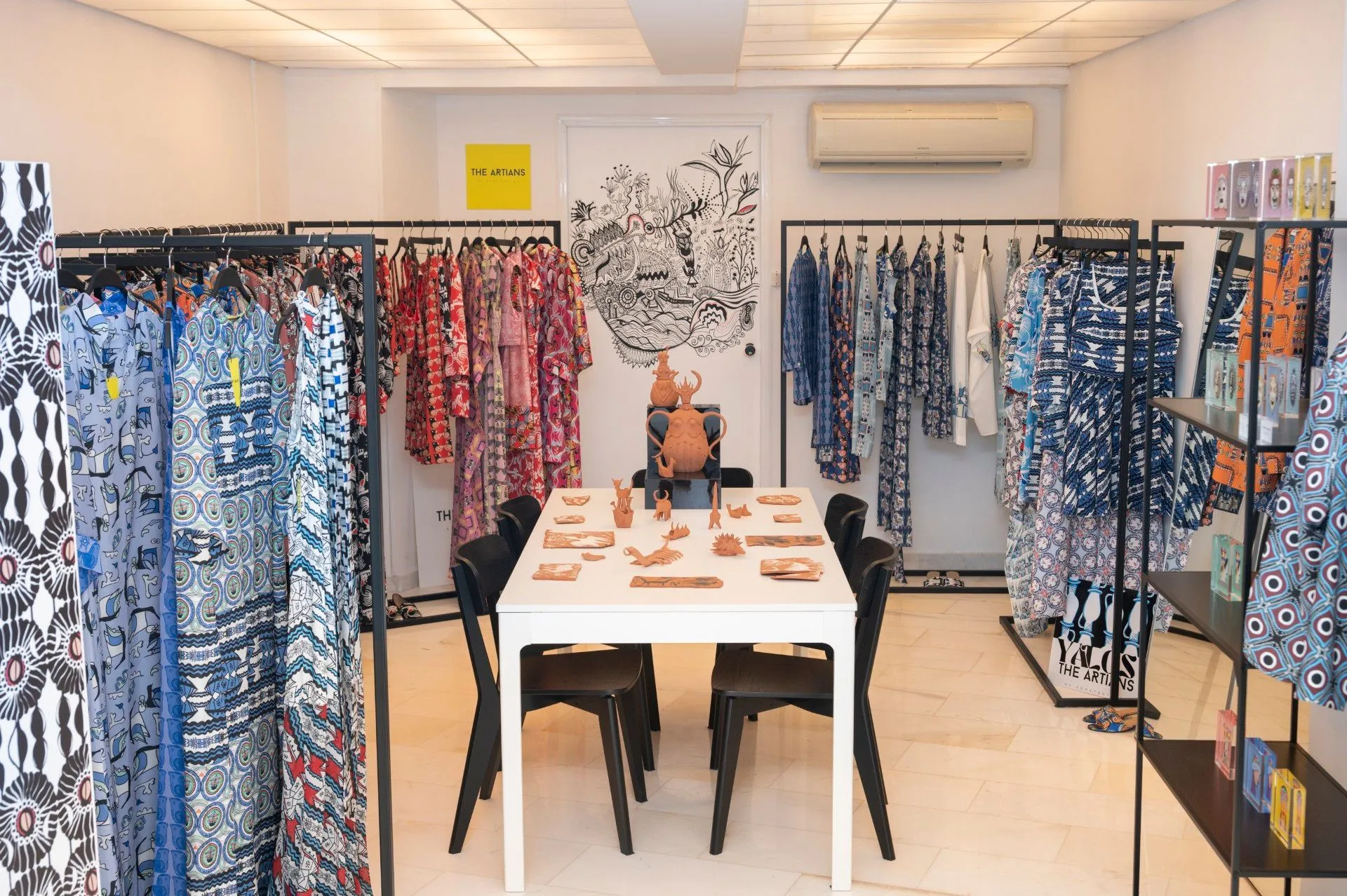 The Artians by Konstantina, μαγαζί με ρούχα και τέχνη στην Κηφισιά. Τετάρτη 25 Φεβρουαρίου 2026.