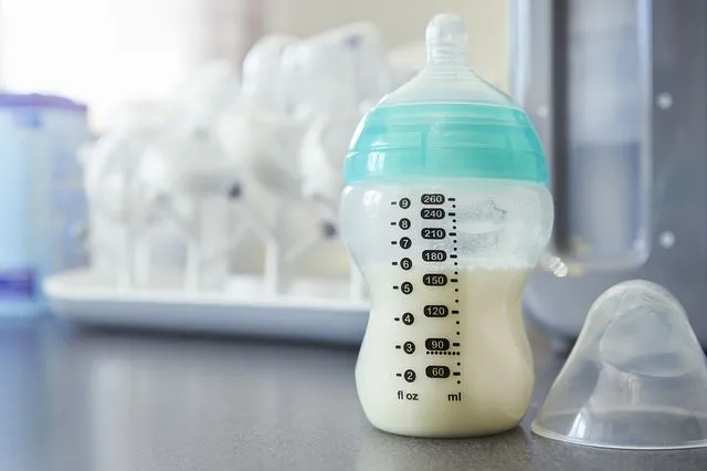 Συσκευή παρασκευής γάλακτος (φωτογραφία αρχείου)