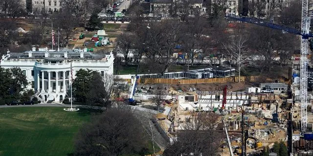 Η αίθουσα χορού που κατασκευάζει ο Τραμπ στον Λευκό Οίκο