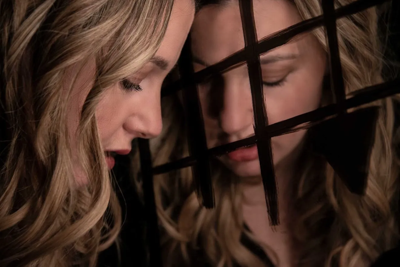 Η κραυγή της Κίττυς Αρσένη: Μαρτυρία αντίστασης στη σκηνή