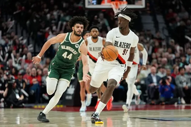 NBA: Οι Μπλέιζερς ισοπέδωσαν τους Μπακς, κατηφόρα δίχως τέλος για το Μιλγουόκι