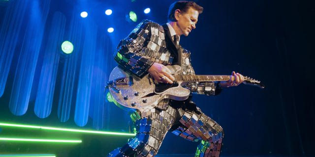 Μια φορά κι έναν καιρό, ο Κρις Άιζακ έβγαλε διαβατήριο σε ένα ταξί στην Αθήνα