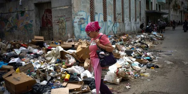 “Δεν διαπραγματευόμαστε” το πολιτικό σύστημα ούτε την αποχώρηση του προέδρου