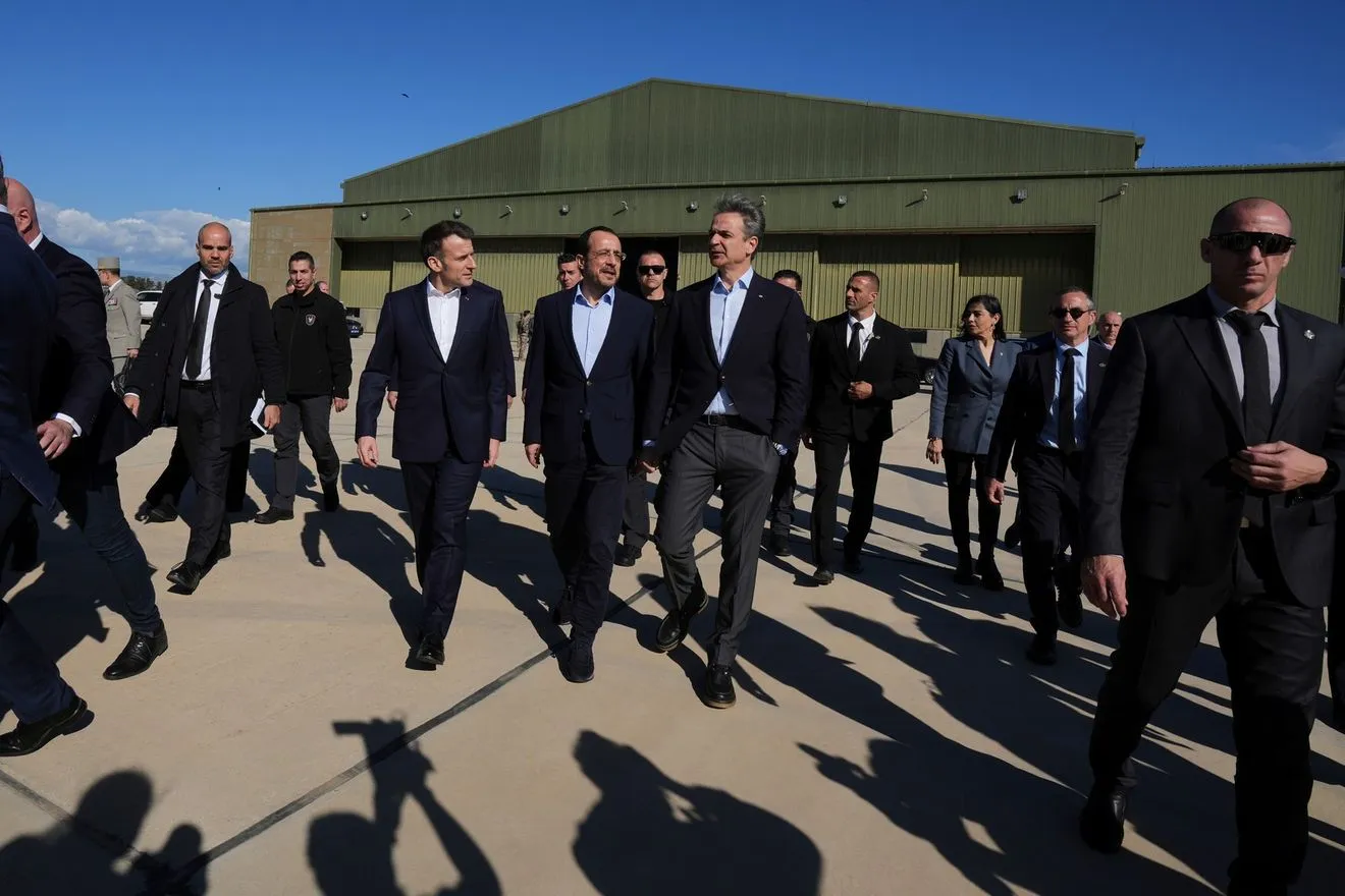 Μακρόν – Μητσοτάκης: “Η Κύπρος δεν είναι μόνη της”