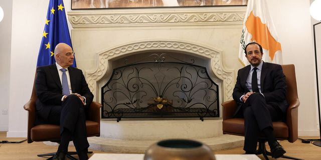 Δένδιας από Κύπρο: Είμαστε συνολικά και απολύτως στη διάθεσή σας