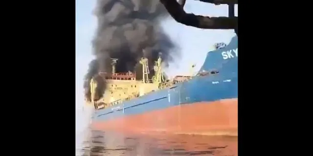 Δύο δεξαμενόπλοια χτυπήθηκαν κοντά στο Ομάν