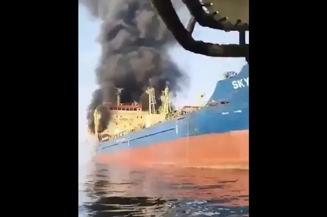 Δύο δεξαμενόπλοια χτυπήθηκαν κοντά στο Ομάν