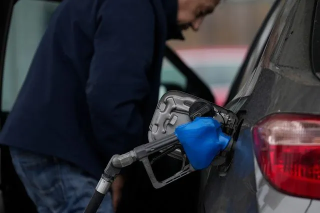 Γιατί οι τιμές του ντίζελ ανεβαίνουν πιο γρήγορα από της βενζίνης;