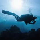 Εντοπίστηκε και απεγκλωβίστηκε δύτης που αγνοούνταν στην Βουλιαγμένη