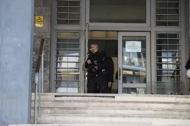 Καλαμαριά: Εμφανίστηκε αυτοβούλως ο 20χρονος που αναζητούνταν για την εμπλοκή στη δολοφονία Κλεομένη