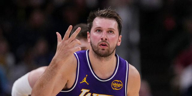 NBA: Ο Ντόντσιτς με επίδοση Τζόρνταν οδήγησε τους Λέικερς σε νίκη στην Ιντιάνα