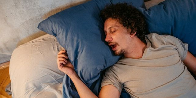 Πότε τα σάλια στον ύπνο παύουν να είναι “αθώα”;