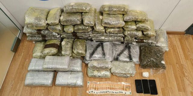 Συλλήψεις για διακίνηση ναρκωτικών με μέσο μεταφοράς των ποσοτήτων ένα ταξί