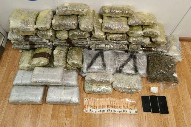 Συλλήψεις για διακίνηση ναρκωτικών με μέσο μεταφοράς των ποσοτήτων ένα ταξί