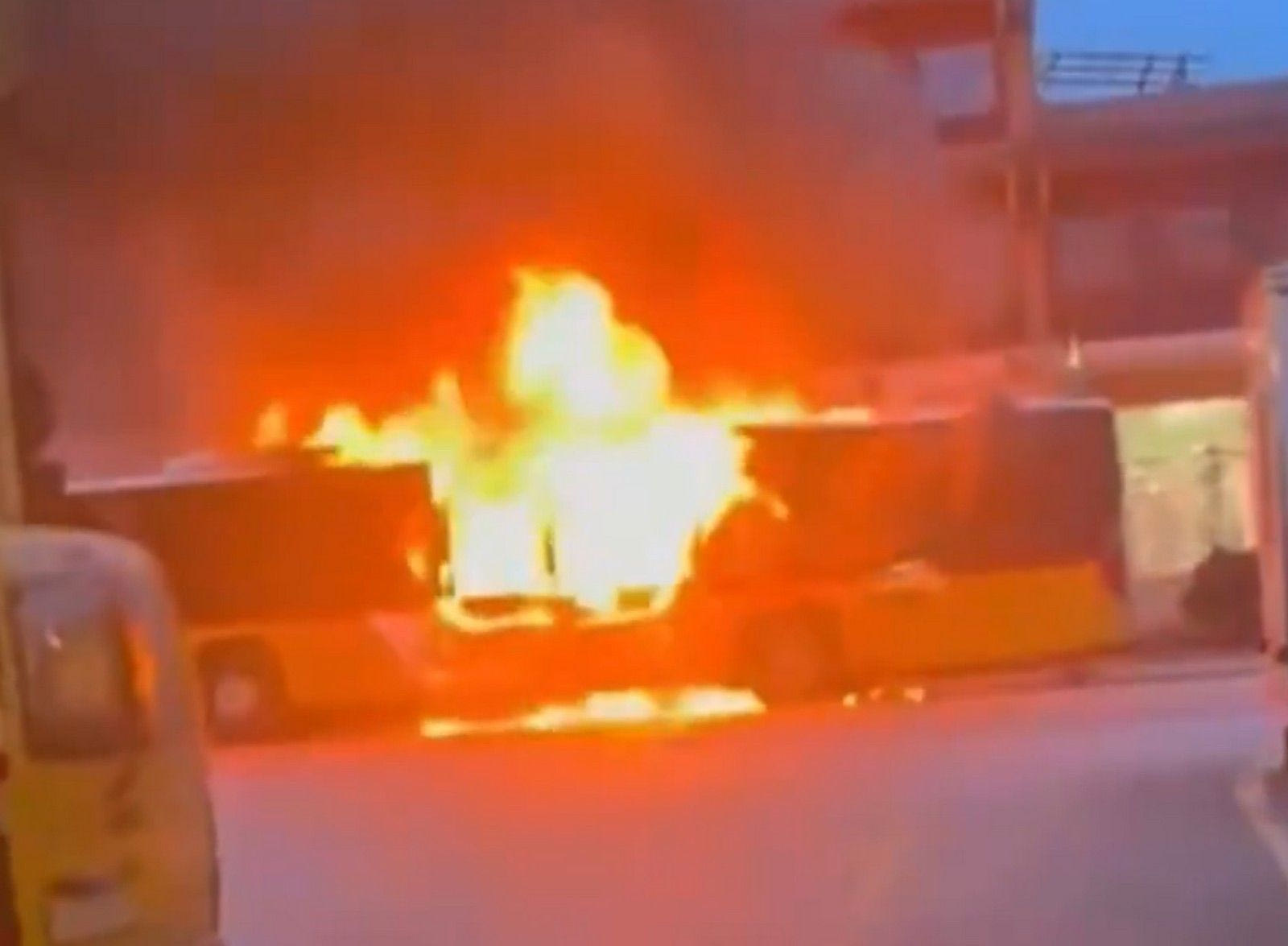 Φωτιά σε λεωφορείο στην Ελβετία