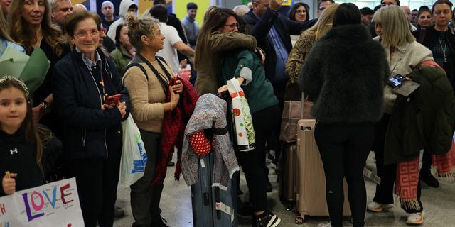 Έλληνες που επαναπατρίστηκαν από τη Μέση Ανατολή