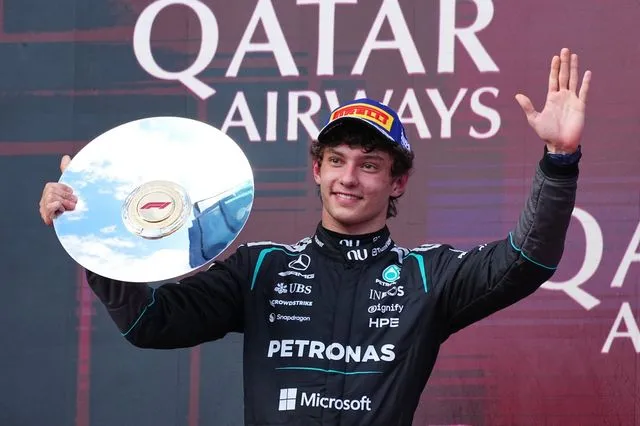 Πρώτος θρίαμβος της χρονιάς του Ράσελ στη Μελβούρνη, απέναντι στη μαχητική Ferrari