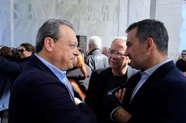 Εύθραυστες ισορροπίες στα κόμματα της Αριστεράς