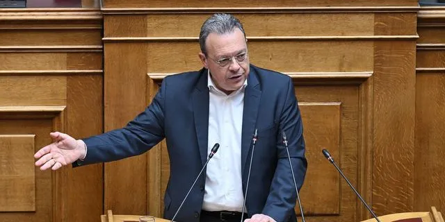 Ο Σωκράτης Φάμελλος