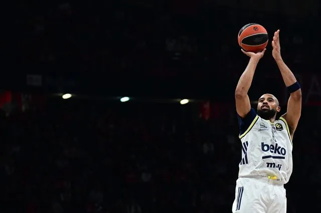 Φενέρμπαχτσε – Αρμάνι 79-75: Επιστροφή στις νίκες με φοβερό Χόρτον-Τάκερ